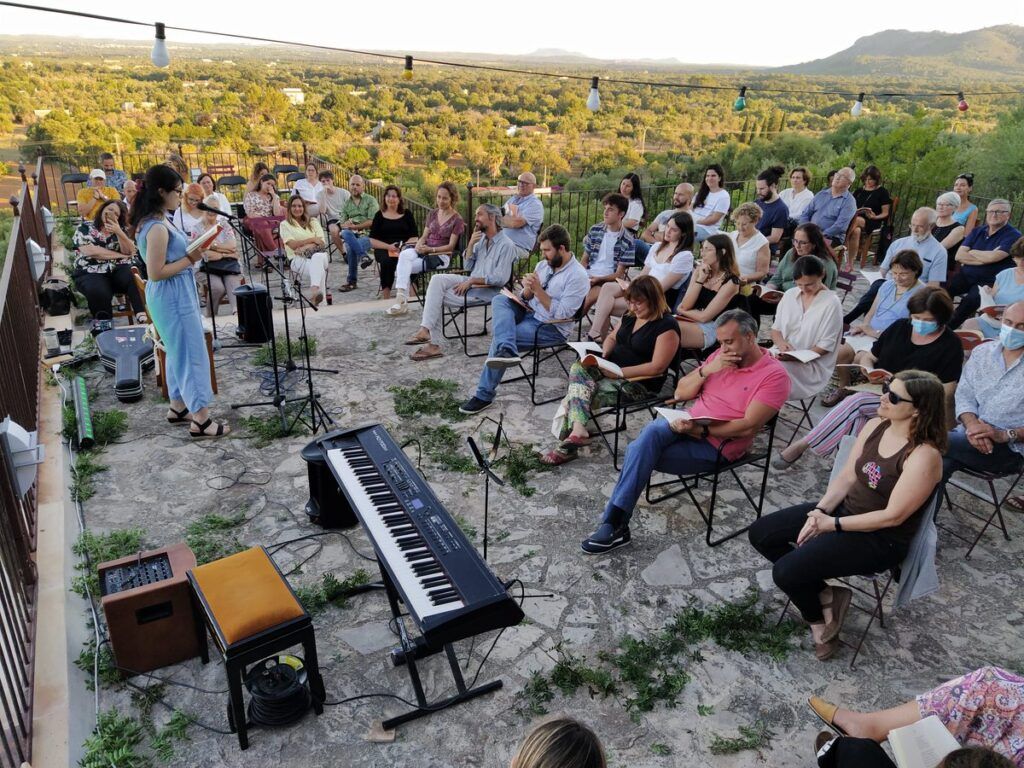 Presentació solstici d'estiu de joves poetes 2021